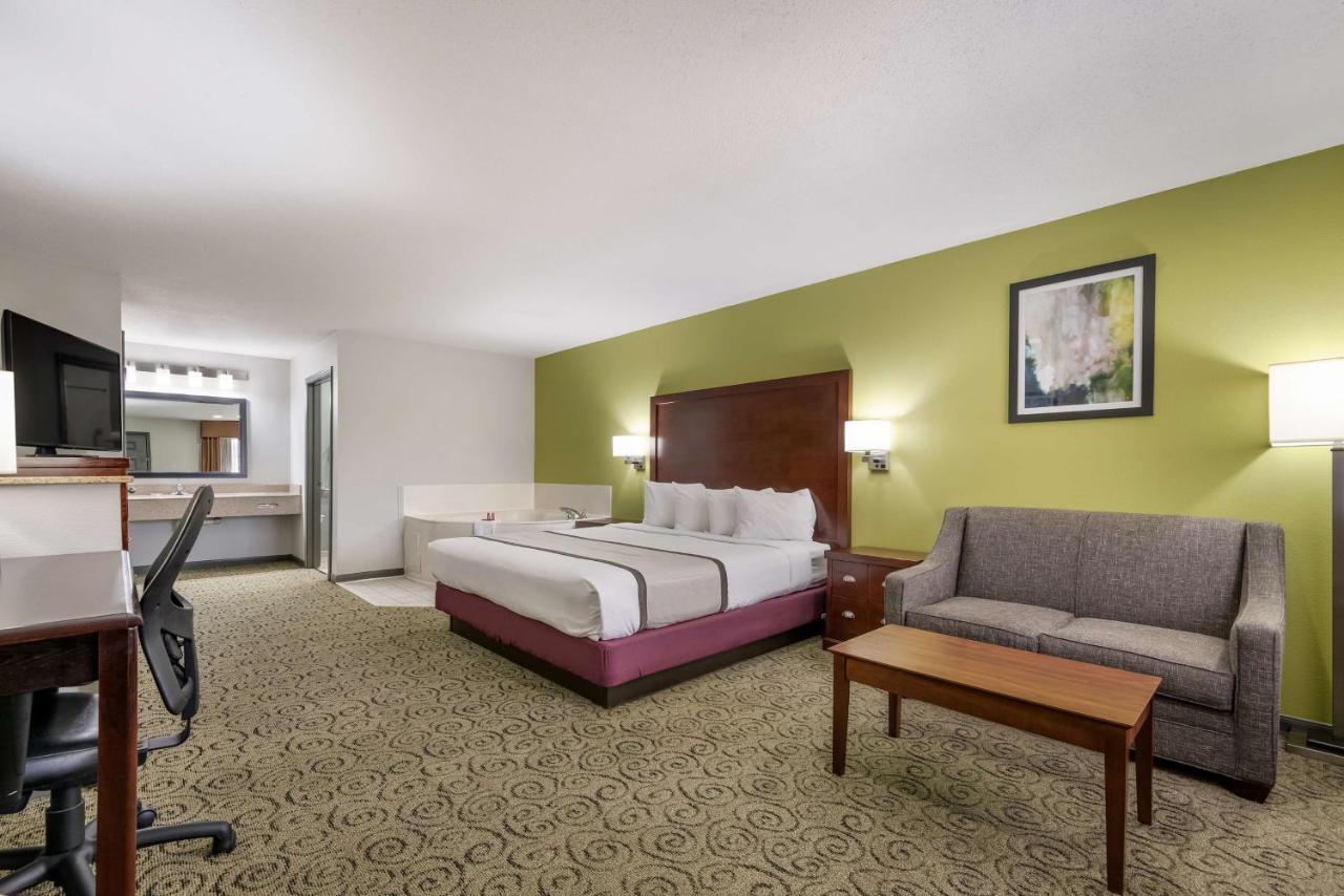 Surestay Hotel By Best Western Deer Park Ngoại thất bức ảnh